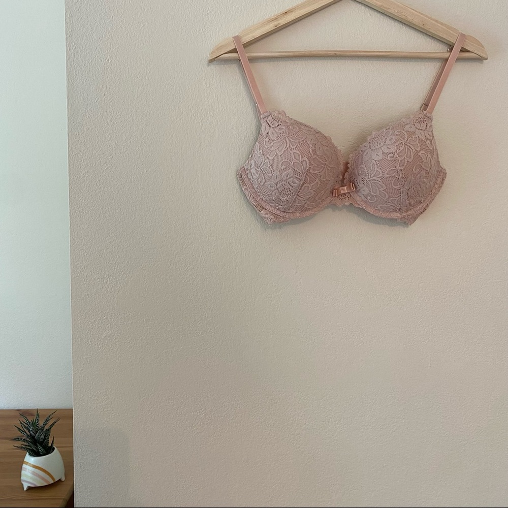 Fredericks of Hollywood 32DD lace push-up bra matching set